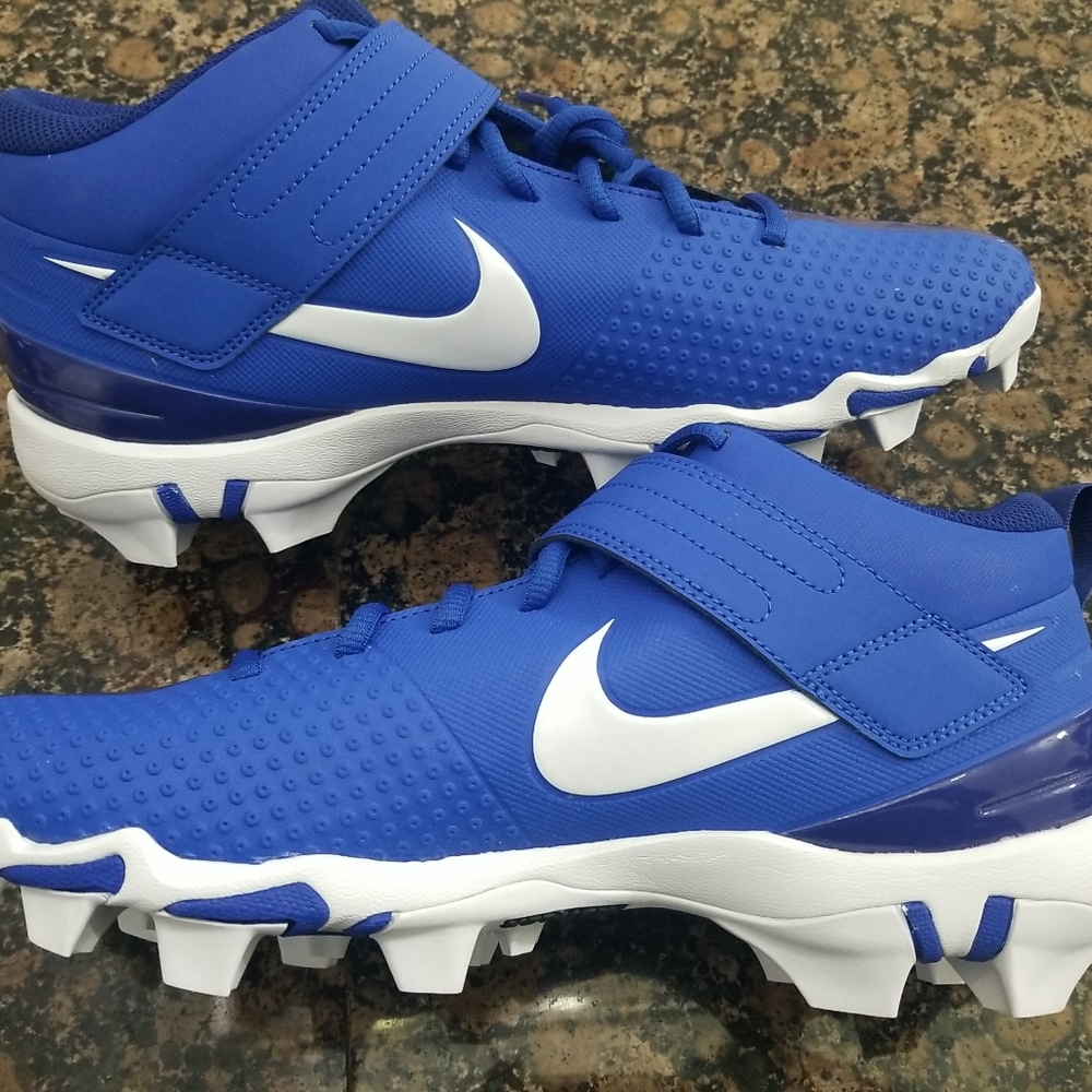 size 8 men's baseball & softball shoes